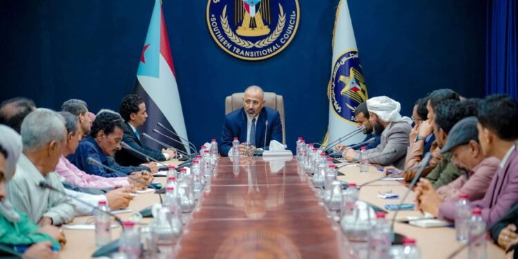الرئيس الزُبيدي يترأس اجتماعا استثنائيا للهيئة التنفيذية لانتقالي العاصمة عدن
