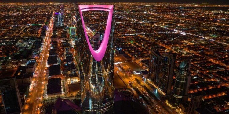 إدانات عربية وإسلامية واسعة لاعتداءات ميليشيا الحوثي الإرهابية  على المنشأت والمطارات السعودية.