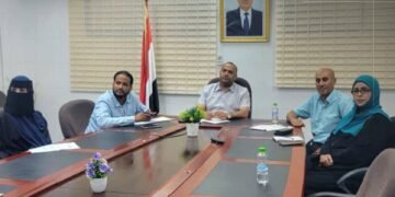 وزارة الصناعة تبحث مع هيئتي المواصفات والتقييس الخليجي تطوير جودة العسل اليمني وتهيئته للتصدير