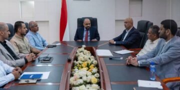 وزارة الاتصالات تبحث جاهزية قطاعاتها وتأمين خدماتها لدعم عملية فجر اليمن