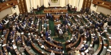 عاجل : البرلمان المصري يفوّض السيسي بدعم السعودية عسكرياً