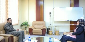 محافظ العاصمة عدن يناقش مع وزيرة الشؤون القانونية آليات تعزيز مبادئ الشفافية وحماية المال العام