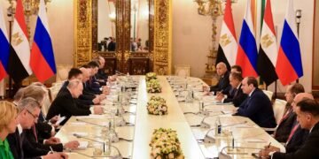 السيسي يلتقي الرئيس الروسي بقصر الكرملين على هامش القمة الروسية الأفريقية الثالثة