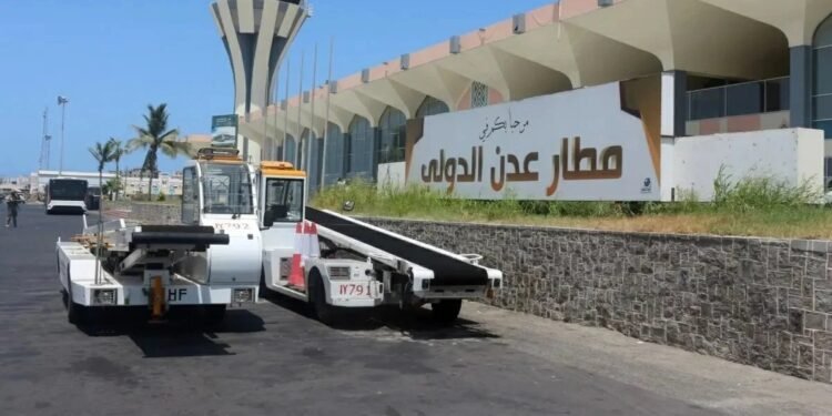 نائب وزير النقل اليمني لـ«عكاظ»: مطار عدن عاد للعمل بدعم سعودي